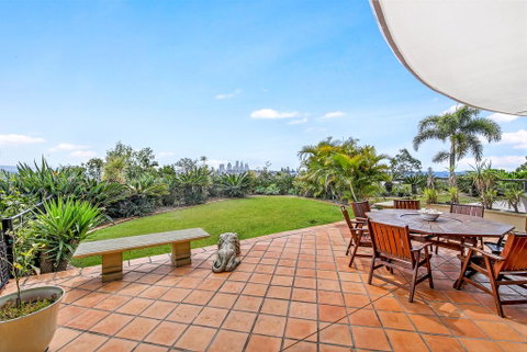Unrivaled Ocean And City Views From Resort Style 3bed With Garden - Hotel Gold Coast 0