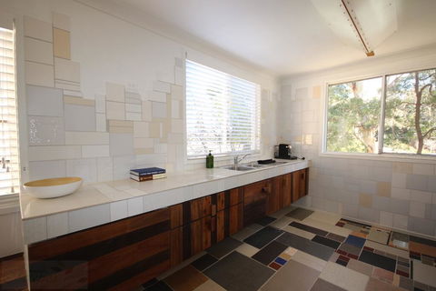 Up-cycle House Blackheath - Hotel Gold Coast 3