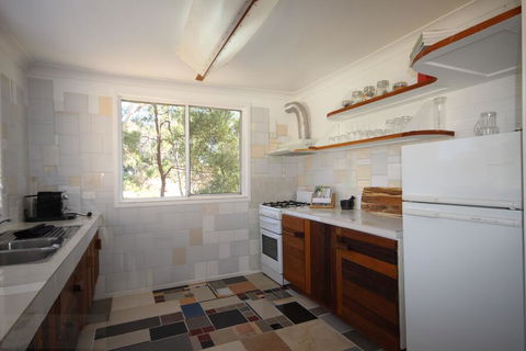 Up-cycle House Blackheath - Hotel Gold Coast 2