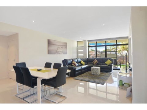 Utopia Apartment - Hotel Gold Coast 1