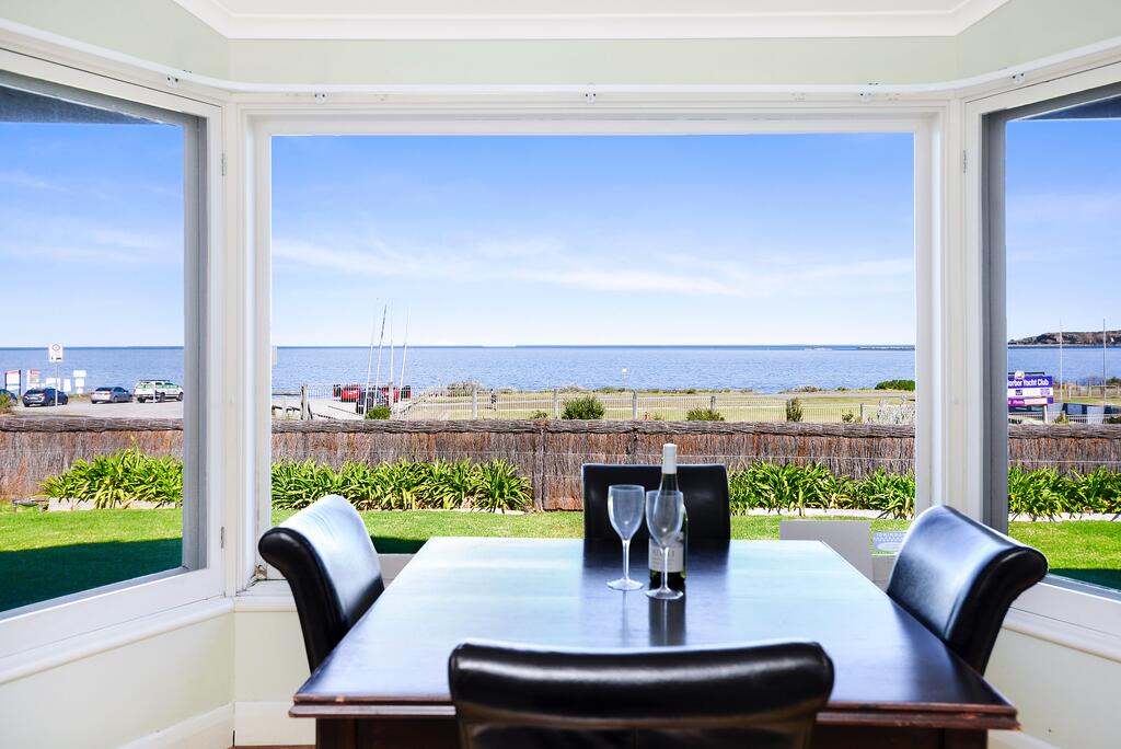Victor Harbor SA Hotel Gold Coast