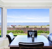 Victor Harbor Beachfront Bliss  WiFi - Hotel Gold Coast