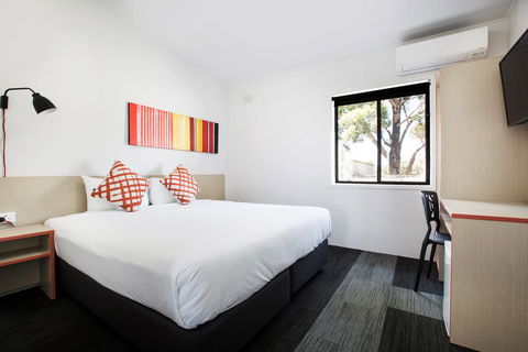 Villawood Hotel - Hotel Gold Coast 0