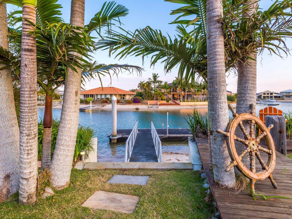Freeburn Island NSW Hotel Gold Coast