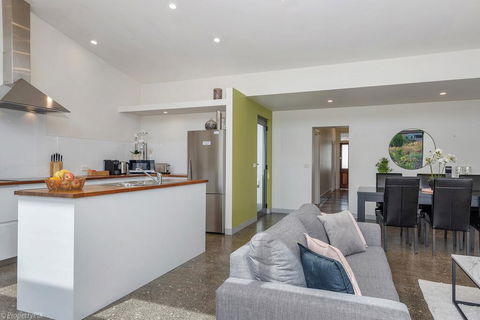 Walk To Salamanca, Queens Cottage LUX 3bdm Queens Cottage - Hotel Gold Coast 1