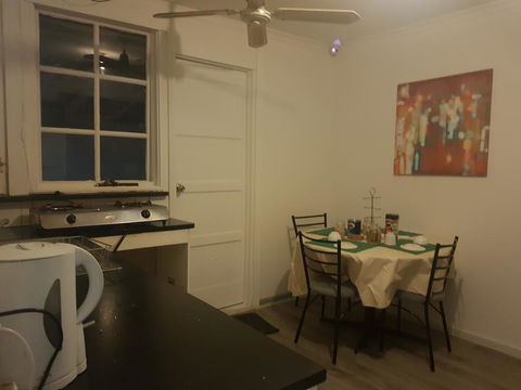Warm Friendly Family Environment In Braybrook - Hotel Gold Coast 2