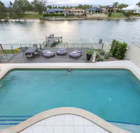 Waterfront Entertainer - Hotel Gold Coast