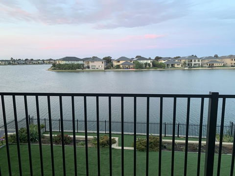 Waterfront Grand Villa For Big Group - Hotel Gold Coast 3
