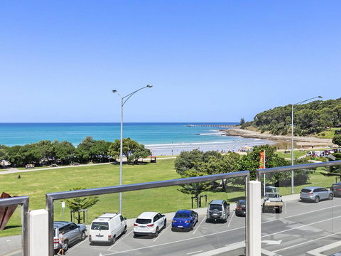 WATERFRONT SEVEN - In The Heart Of Lorne - Hotel Gold Coast 2
