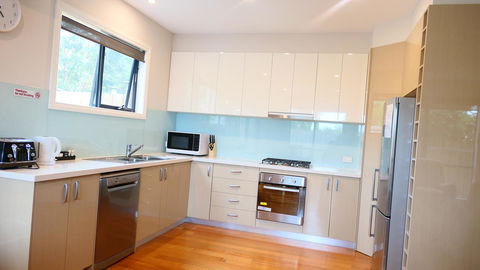 Apollo Bay Seal Apartments - Hotel Gold Coast 6