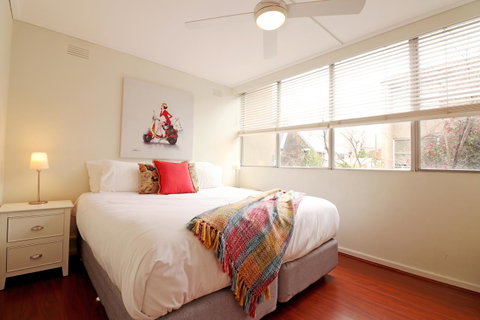 Colour Pop Fitzroy - 3 Bedroom Pet Friendly - Hotel Gold Coast 11