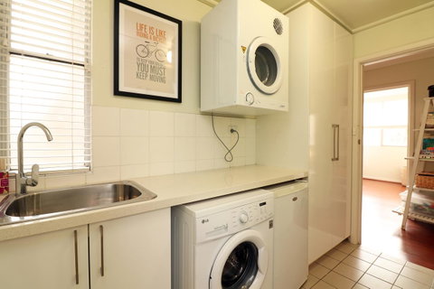 Colour Pop Fitzroy - 3 Bedroom Pet Friendly - Hotel Gold Coast 19