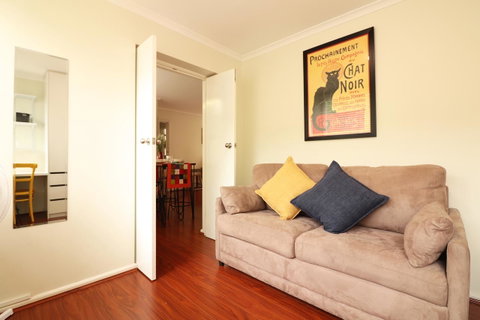 Colour Pop Fitzroy - 3 Bedroom Pet Friendly - Hotel Gold Coast 17