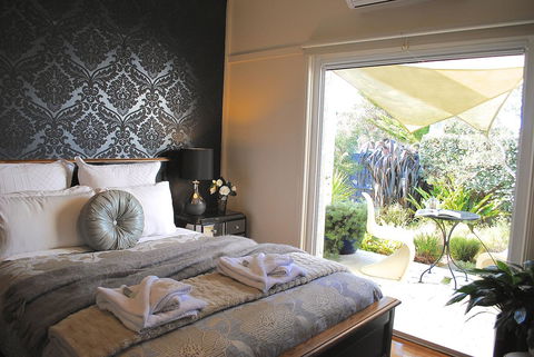 Bed Of Roses - Hotel Gold Coast 2
