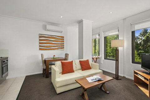 Quest Jolimont - Hotel Gold Coast 13