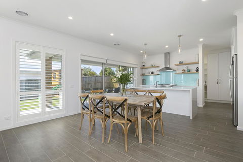 Tidal Changes - Rejuvenate Stays - Hotel Gold Coast 1