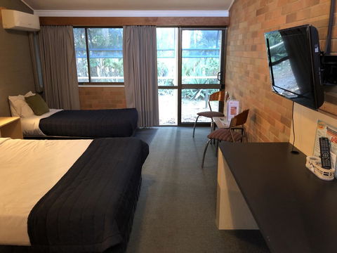 Bribie Island Hotel - Hotel Gold Coast 2