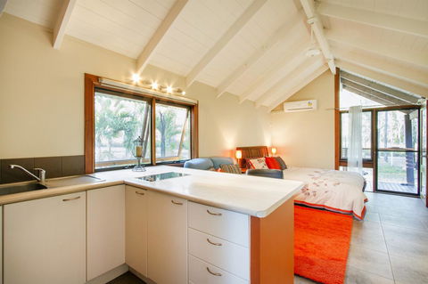 Airlie Beach Eco Cabins - Adults Only - Hotel Gold Coast 12