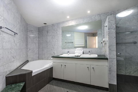 Emerald Noosa - Hotel Gold Coast 10