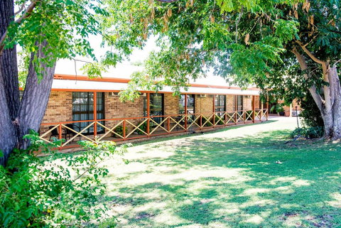 Clermont Country Motor Inn - Hotel Gold Coast 4