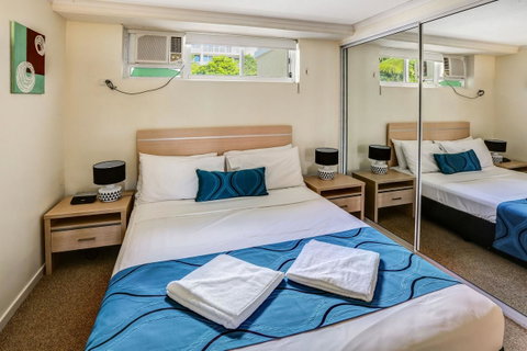 On The Beach Apartments - Hotel Gold Coast 8