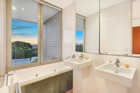 The Rise Noosa - Hotel Gold Coast 13