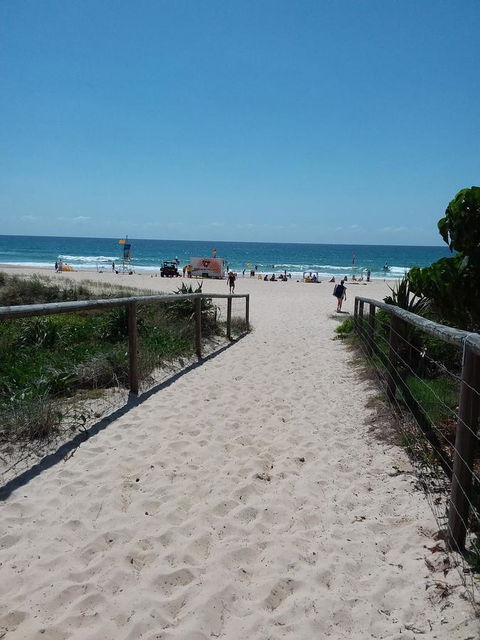 Surfers Chalet - Hotel Gold Coast 5
