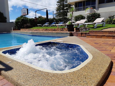 Surfers Chalet - Hotel Gold Coast 2