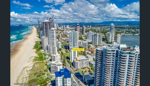 Surfers Chalet - Hotel Gold Coast 12