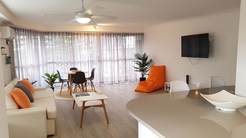 Surfers Chalet - Hotel Gold Coast 11