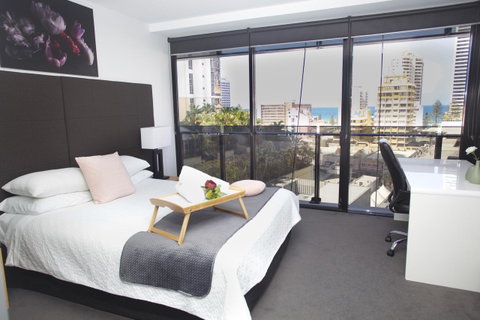 Circle Luxury Holidays - Hotel Gold Coast 9