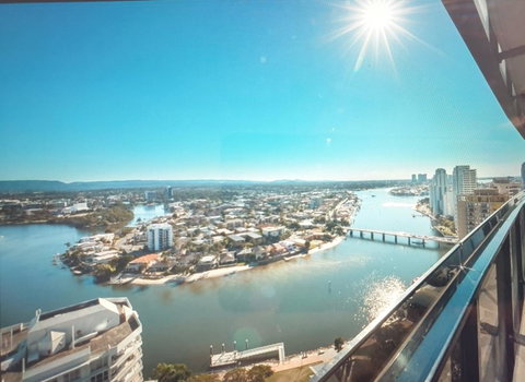Circle Luxury Holidays - Hotel Gold Coast 10