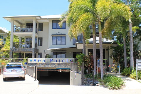 Sea Point On Trinity Beach - Hotel Gold Coast 1