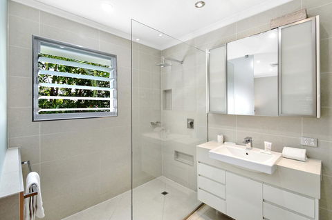 Allambi - Hotel Gold Coast 6