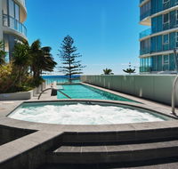Reflection Tower Two - Hotel Gold Coast