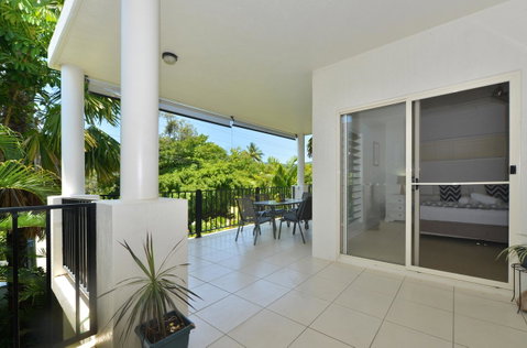 Bellevue At Trinity Beach - Hotel Gold Coast 12