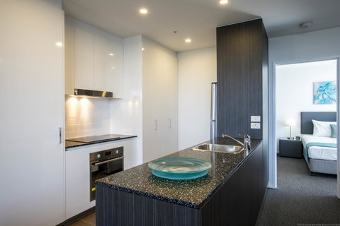 Synergy Broadbeach - Official - Hotel Gold Coast 1