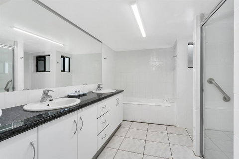 Roydon Beachfront Apartments - Hotel Gold Coast 23