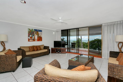 Roydon Beachfront Apartments - Hotel Gold Coast 4