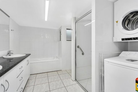Roydon Beachfront Apartments - Hotel Gold Coast 24
