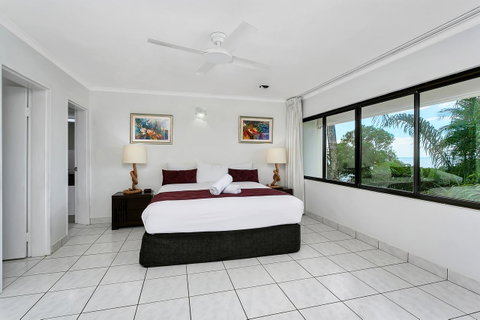 Roydon Beachfront Apartments - Hotel Gold Coast 2