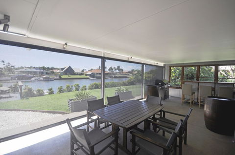 Bribie Island Canal Holiday Destination! - Hotel Gold Coast 7