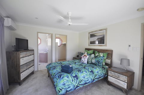 Bribie Island Canal Holiday Destination! - Hotel Gold Coast 9