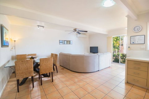 Airlie Apartments - Hotel Gold Coast 11