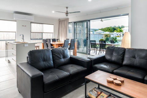 Blue Lagoon Villa A - Hotel Gold Coast 13
