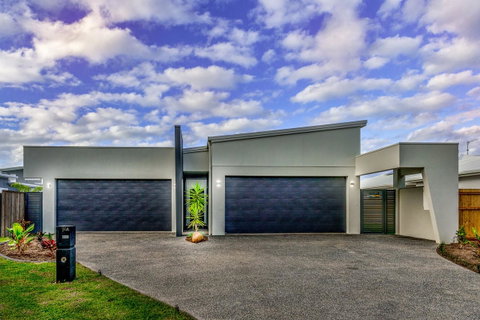 Blue Lagoon Villa A - Hotel Gold Coast 7
