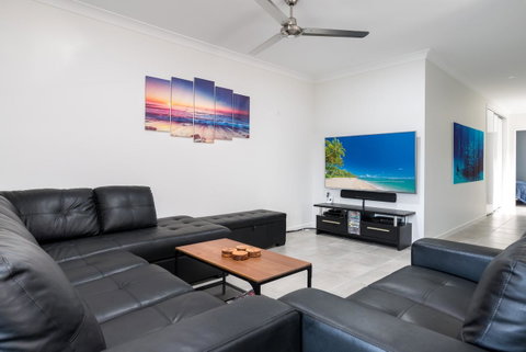 Blue Lagoon Villa A - Hotel Gold Coast 17
