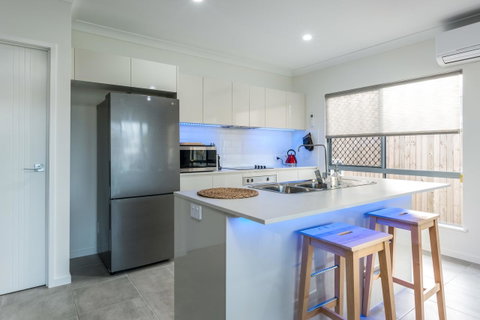 Blue Lagoon Villa A - Hotel Gold Coast 16