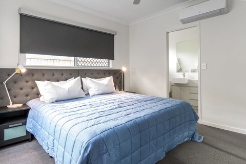 Blue Lagoon Villa A - Hotel Gold Coast 15