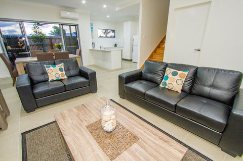 Agnes Sails - Hotel Gold Coast 0